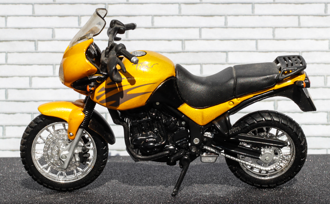 Maisto Triumph Tiger